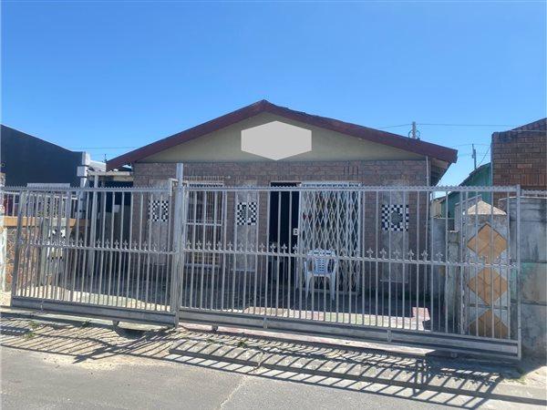 3 Bedroom Property for Sale in Sabata Dalindyebo Square Western Cape